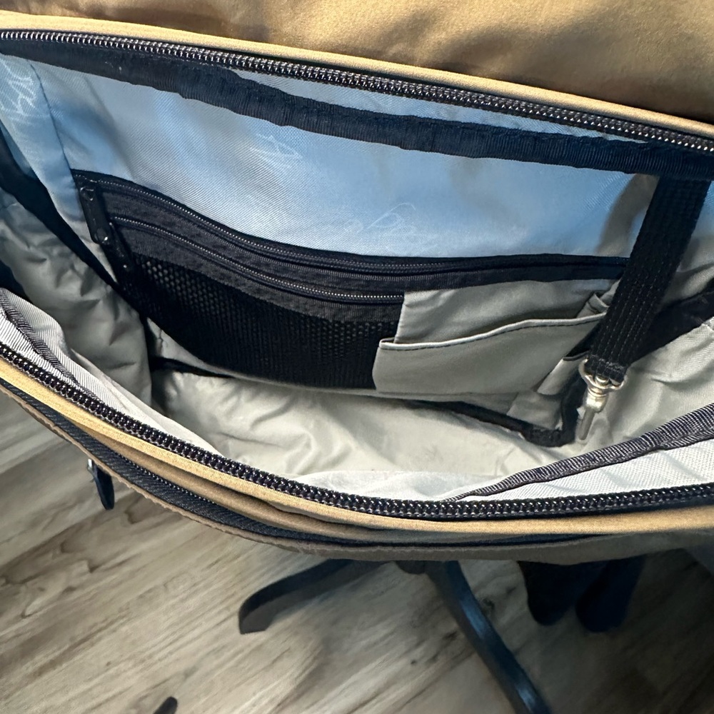 Ameribag Tan and Black Crossbody Bag Practical Everyday Style - Picture 6 of 11